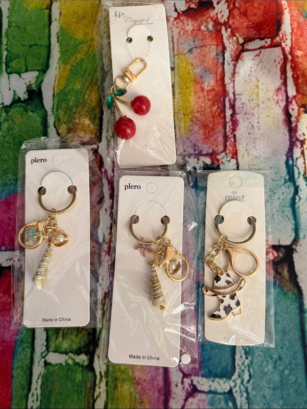 Gold-Tone Keychain with Shell & Star Charm - Gold, White